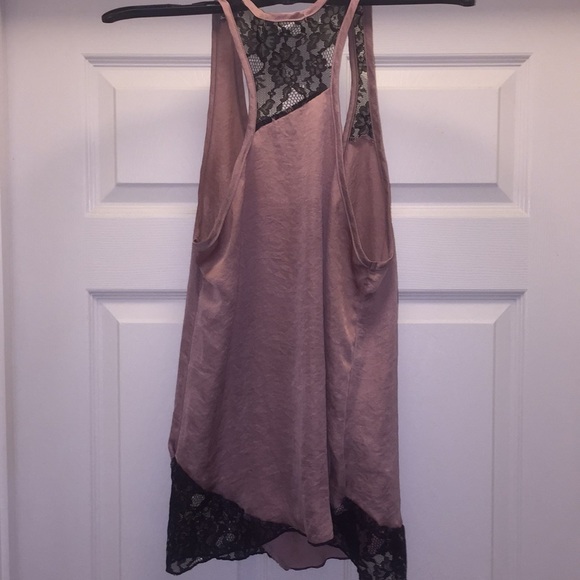 Mauve Razorback Top - Picture 2 of 3